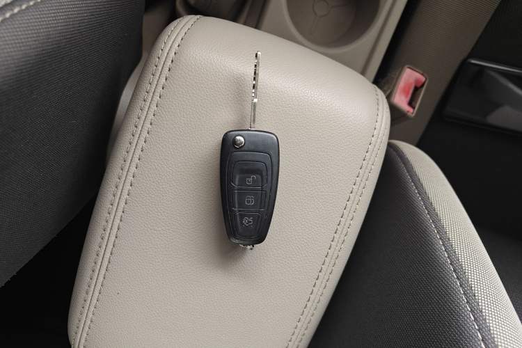 Used Ford Focus 2012 Sedan 1.6L Manual Comfort Model Interior 1