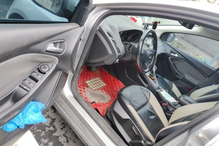 Used Ford Focus 2012 Hatchback 1.6L Automatic Comfort Model Interior 3
