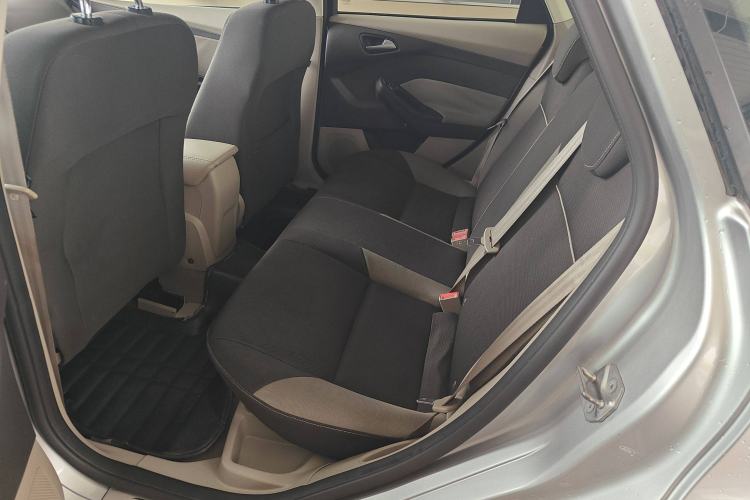 Used Ford Focus 2012 Sedan 1.6L Manual Comfort Model Interior 4