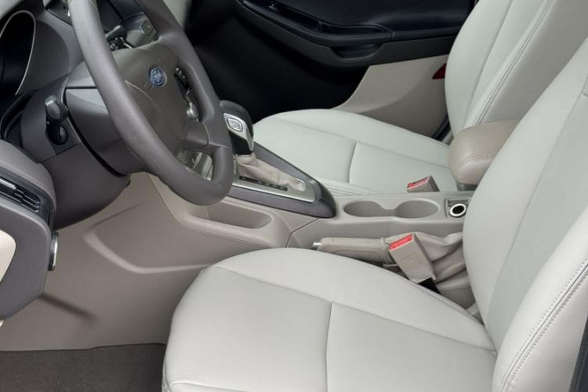 Used Ford Focus 2012 Sedan 1.6L Automatic Comfort Model Interior 5