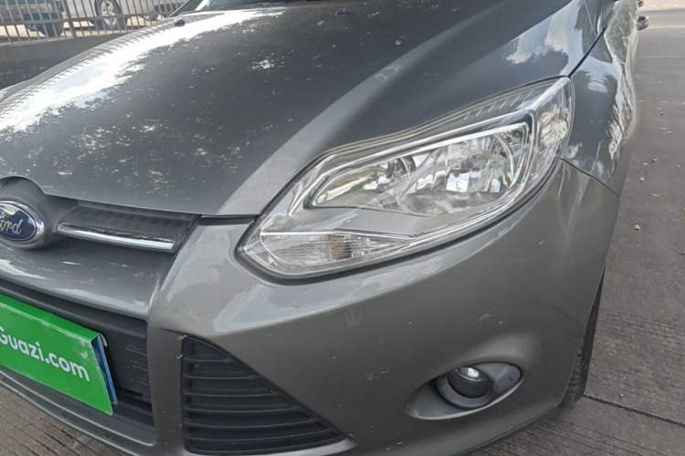 Used Ford Focus 2012 Sedan 1.6L Manual Comfort Model Left Front Headlight