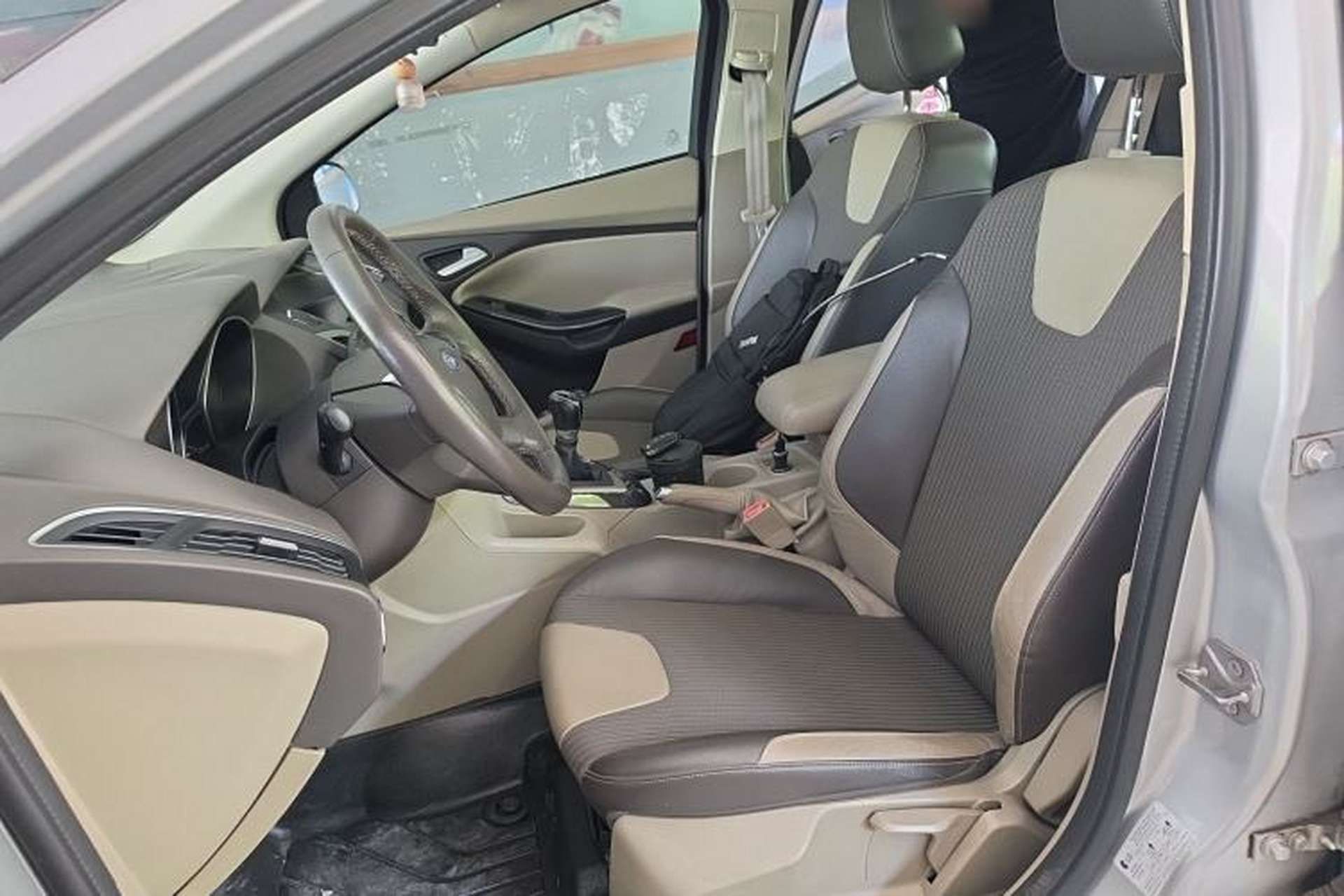 Used Ford Focus 2012 Sedan 1.6L Manual Fashion Edition Left Front Seat