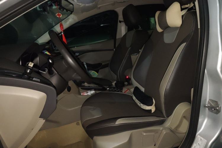 Used Ford Focus 2012 Sedan 1.6L Automatic Fashion Edition Left Front Seat