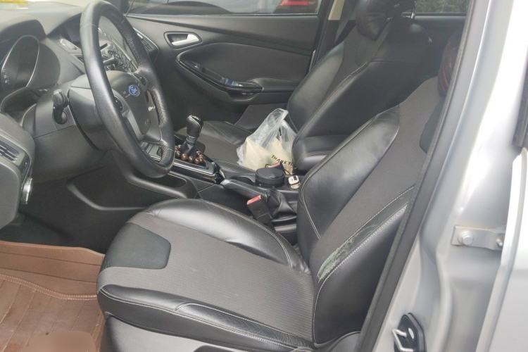 Used Ford Focus 2012 Sedan 1.6L Manual Fashion Edition Left Front Seat