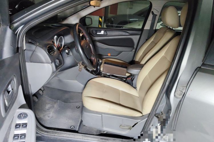 Used Ford Focus 2012 Hatchback Classic 1.8L Manual Base Model Left Front Seat
