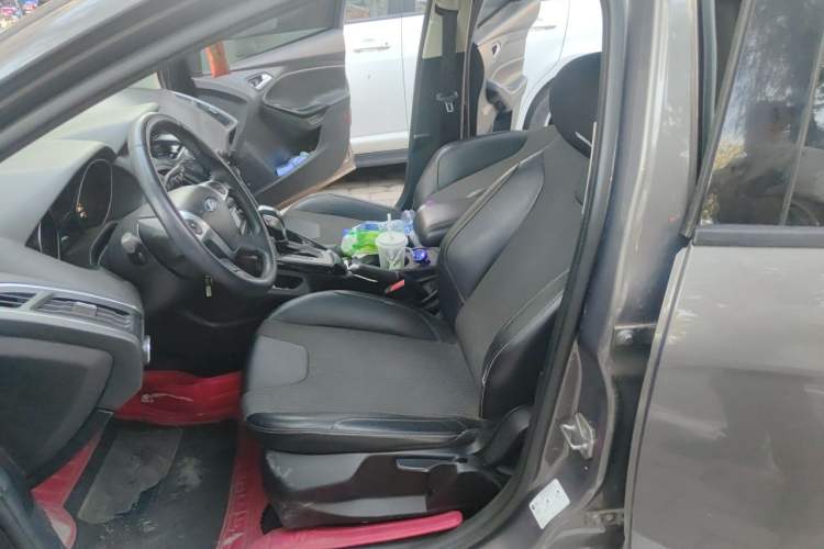 Used Ford Focus 2012 Sedan 1.6L Automatic Fashion Edition Left Front Seat