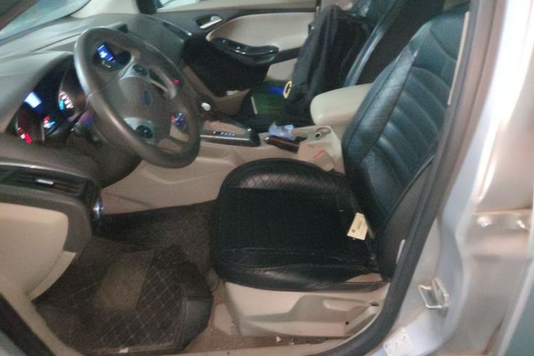 Used Ford Focus 2012 Sedan 1.6L Automatic Fashion Edition Left Front Seat
