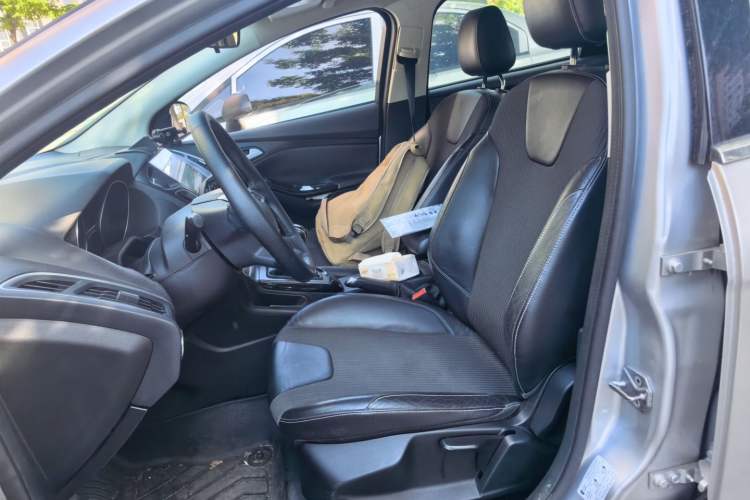 Used Ford Focus 2012 Sedan 1.6L Manual Fashion Edition Left Front Seat
