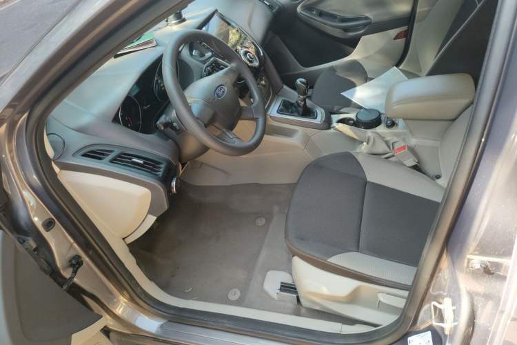 Used Ford Focus 2012 Sedan 1.6L Manual Comfort Model Left Front Seat