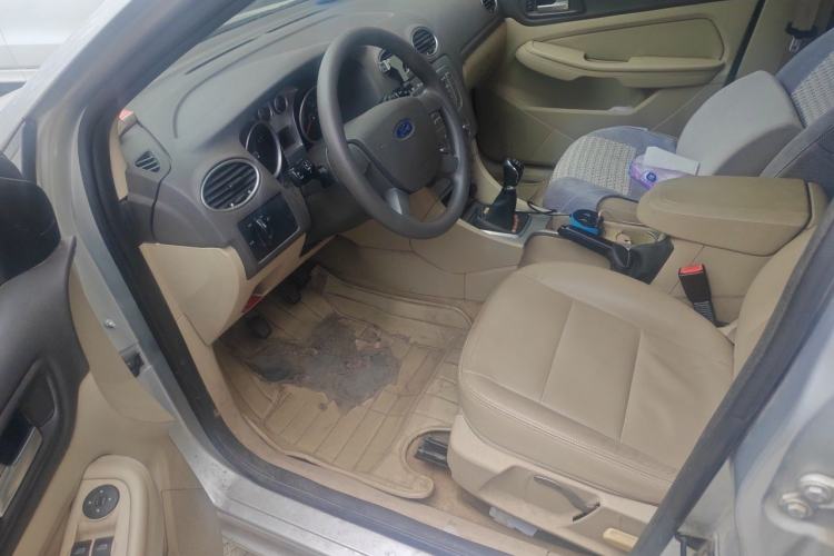Used Ford Focus 2012 Sedan Classic 1.8L Manual Fashion Edition Left Front Seat