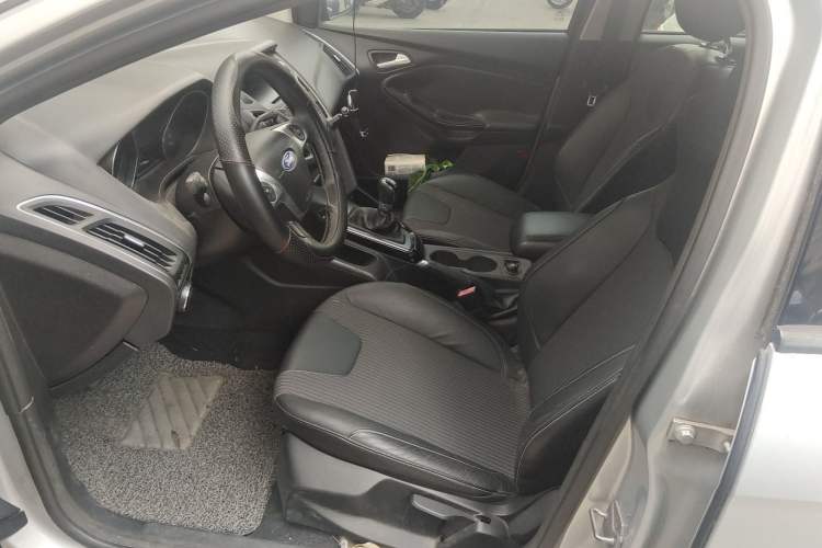 Used Ford Focus 2012 Hatchback 1.6L Manual Fashion Edition Left Front Seat