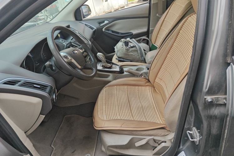 Used Ford Focus 2012 Sedan 1.6L Automatic Fashion Edition Left Front Seat