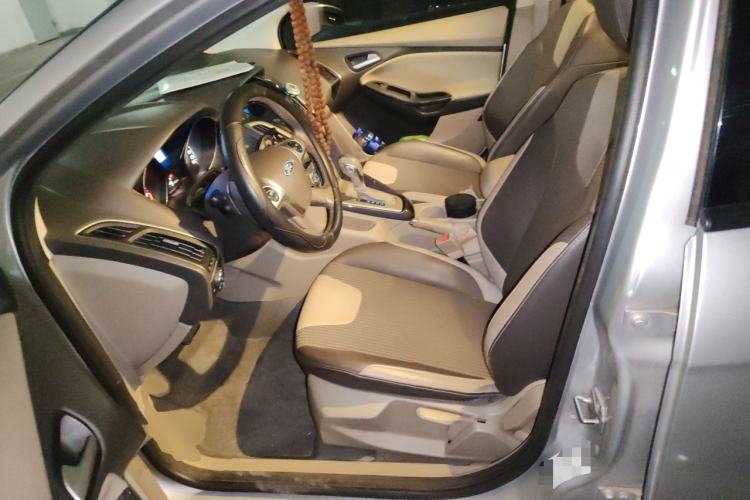 Used Ford Focus 2012 Sedan 1.6L Automatic Fashion Edition Left Front Seat