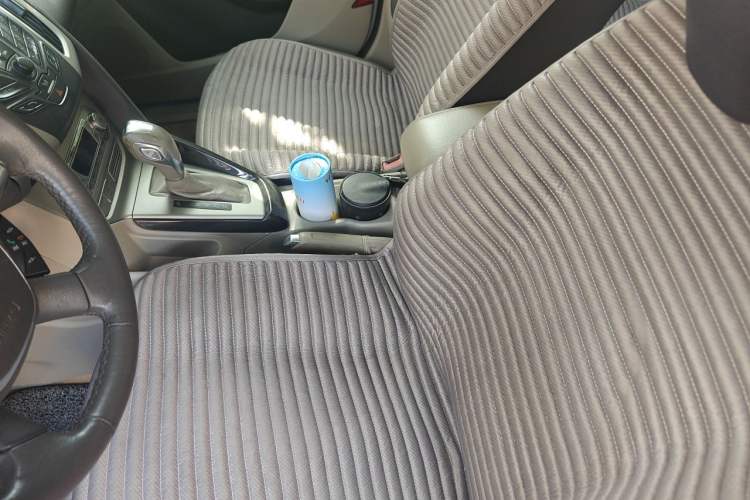 Used Ford Focus 2012 Sedan 1.6L Automatic Fashion Edition Left Front Seat