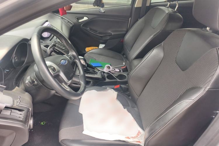 Used Ford Focus 2012 Hatchback 1.6L Automatic Fashion Edition Left Front Seat