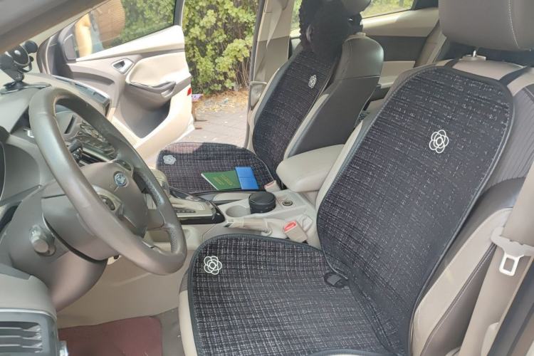 Used Ford Focus 2012 Sedan 1.6L Automatic Fashion Edition Left Front Seat