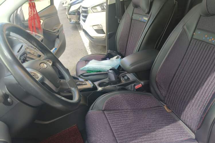 Used Ford Focus 2012 Sedan 1.6L Automatic Fashion Edition Left Front Seat