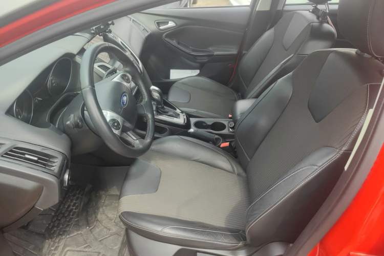 Used Ford Focus 2012 Hatchback 1.6L Automatic Fashion Edition Left Front Seat