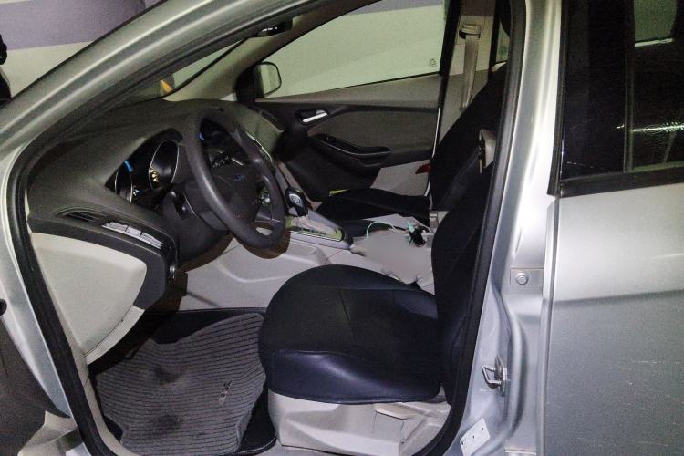 Used Ford Focus 2012 Sedan 1.6L Automatic Comfort Model Left Front Seat