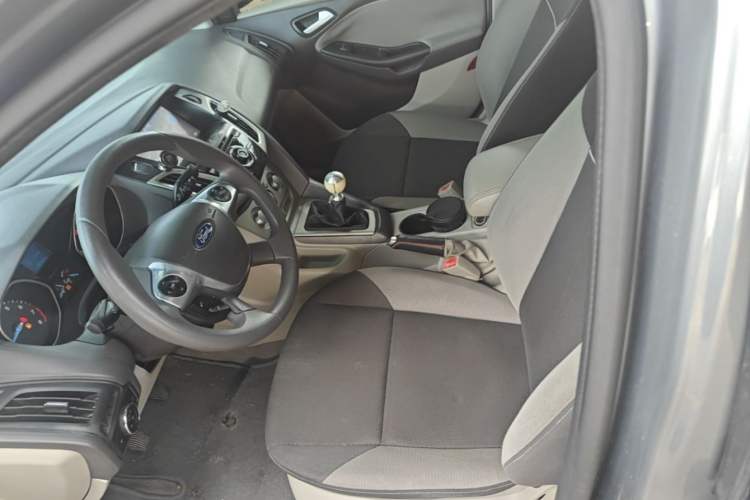 Used Ford Focus 2012 Sedan 1.6L Manual Comfort Model Left Front Seat