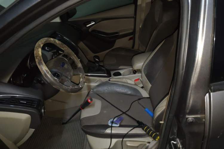 Used Ford Focus 2012 Sedan 1.6L Manual Fashion Edition Left Front Seat