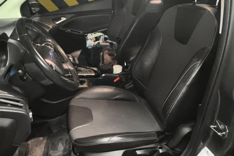 Used Ford Focus 2012 Sedan 1.6L Automatic Fashion Edition Left Front Seat