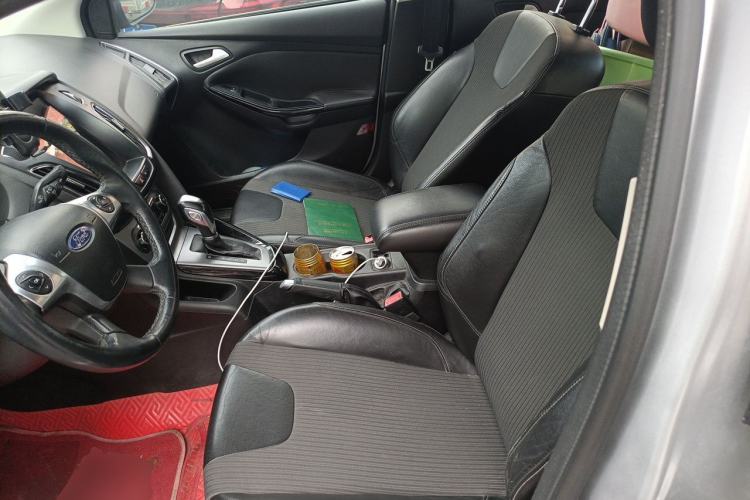 Used Ford Focus 2012 Sedan 1.6L Automatic Fashion Edition Left Front Seat