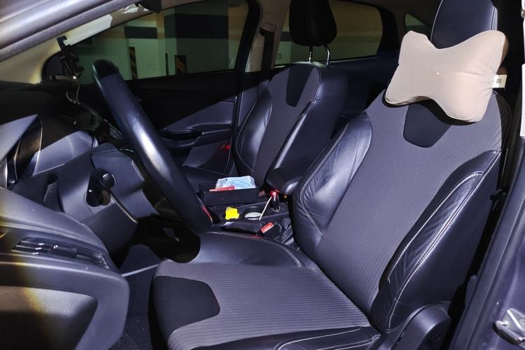 Used Ford Focus 2012 Sedan 1.6L Automatic Fashion Edition Left Front Seat