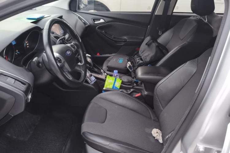 Used Ford Focus 2012 Hatchback 1.6L Automatic Fashion Edition Left Front Seat
