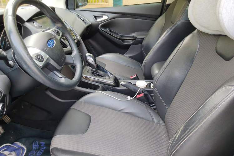 Used Ford Focus 2012 Sedan 1.6L Automatic Fashion Edition Left Front Seat