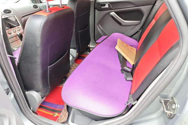 Used Ford Focus 2012 Hatchback Classic 1.8L Automatic Base Model Left Rear Seat
