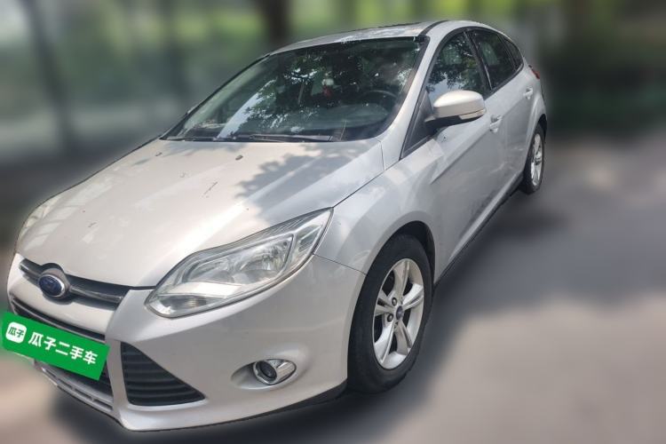 Used Ford Focus 2012 Hatchback 1.6L Automatic Fashion Edition Guazi used car, China used car export, Used car for sale, Used Ford cars, Cheapest cars for sale