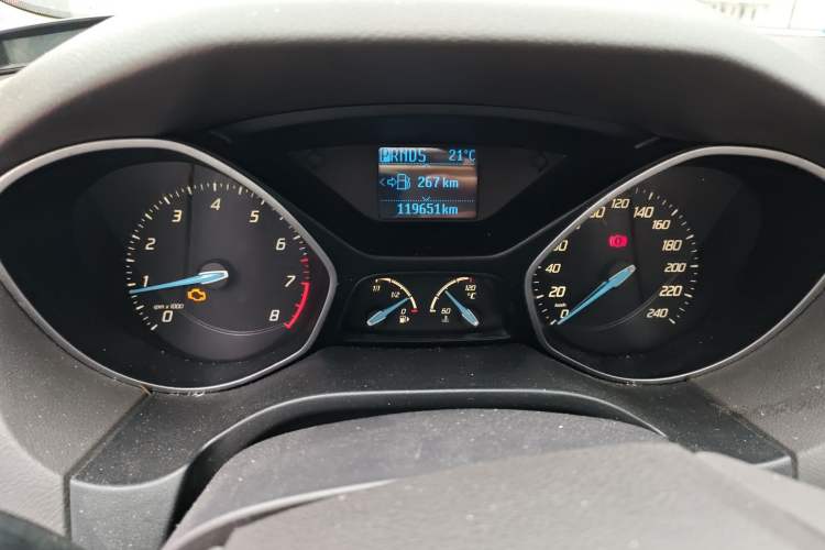 Used Ford Focus 2012 Sedan 1.6L Automatic Fashion Edition Odometer Close Up