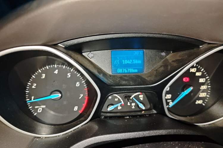 Used Ford Focus 2012 Sedan 1.6L Manual Comfort Model Odometer Close Up