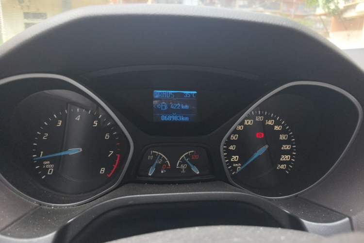Used Ford Focus 2012 Sedan 1.6L Automatic Fashion Edition Odometer Close Up