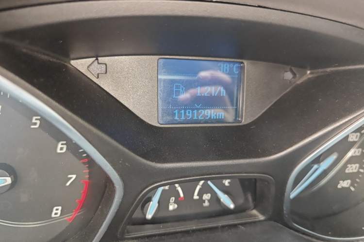 Used Ford Focus 2012 Hatchback 1.6L Manual Fashion Edition Odometer Close Up