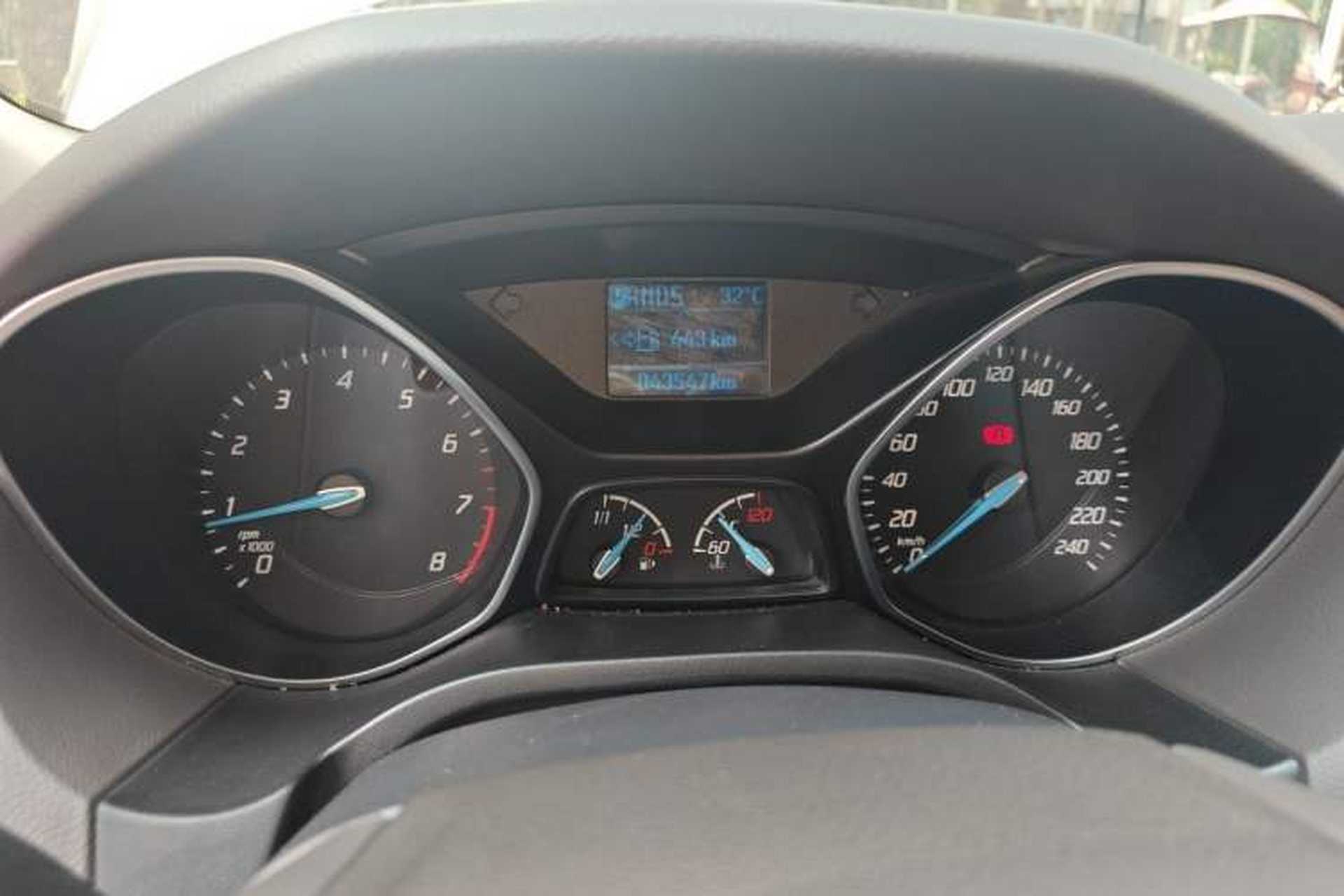 Used Ford Focus 2012 Sedan 1.6L Automatic Fashion Edition Odometer Close Up