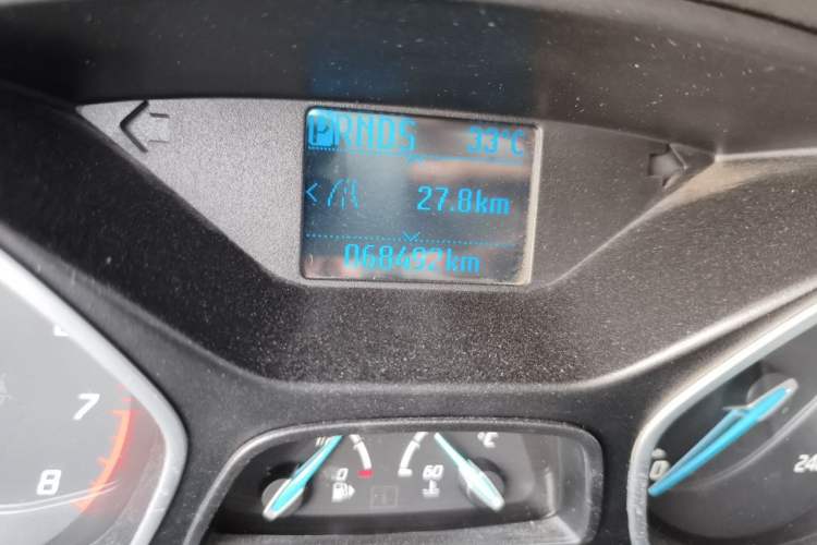 Used Ford Focus 2012 Sedan 1.6L Automatic Fashion Edition Odometer Close Up