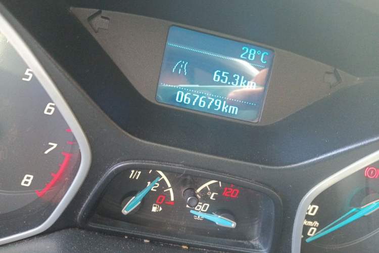 Used Ford Focus 2012 Sedan 1.6L Manual Comfort Model Odometer Close Up