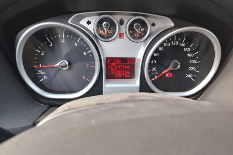 Used Ford Focus 2012 Sedan Classic 1.8L Automatic Base Model Odometer Close Up