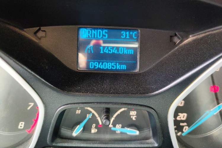 Used Ford Focus 2012 Sedan 1.6L Automatic Comfort Model Odometer Close Up