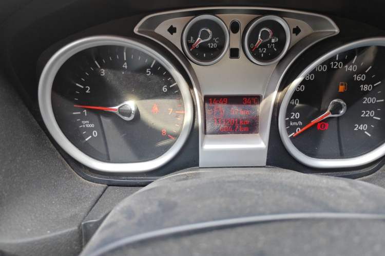Used Ford Focus 2012 Hatchback Classic 1.8L Manual Fashion Edition Odometer Close Up