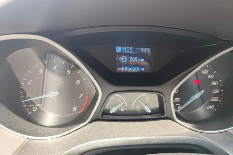 Used Ford Focus 2012 Sedan 1.6L Automatic Fashion Edition Odometer Close Up