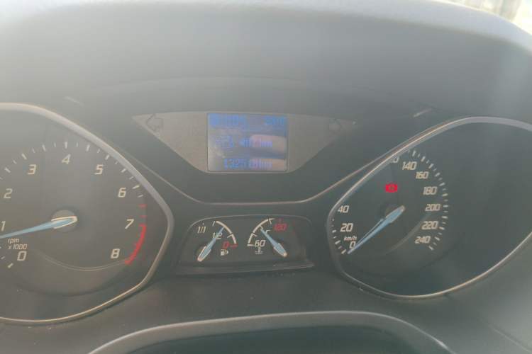 Used Ford Focus 2012 Sedan 1.6L Automatic Fashion Edition Odometer Close Up