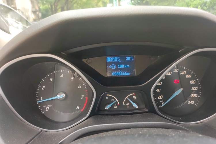 Used Ford Focus 2012 Sedan 1.6L Automatic Fashion Edition Odometer Close Up