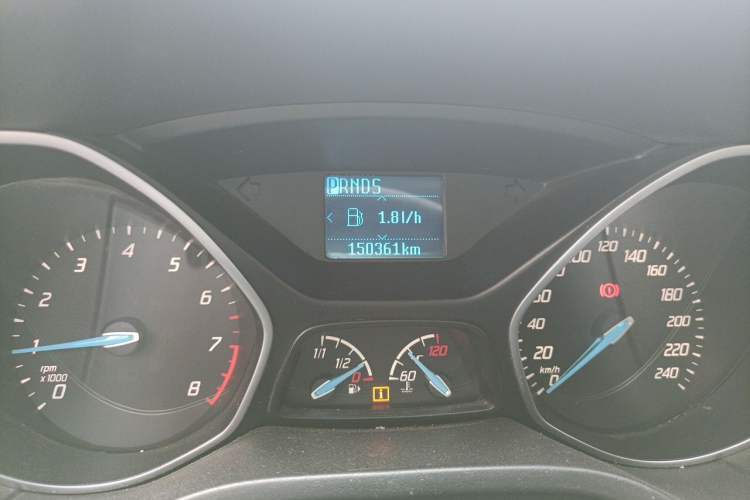 Used Ford Focus 2012 Sedan 1.6L Automatic Fashion Edition Odometer Close Up