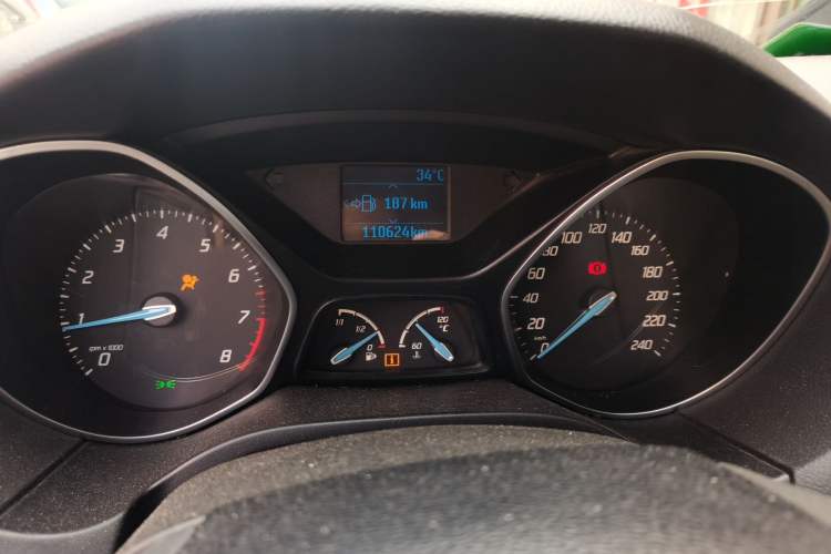 Used Ford Focus 2012 Sedan 1.6L Manual Fashion Edition Odometer Close Up