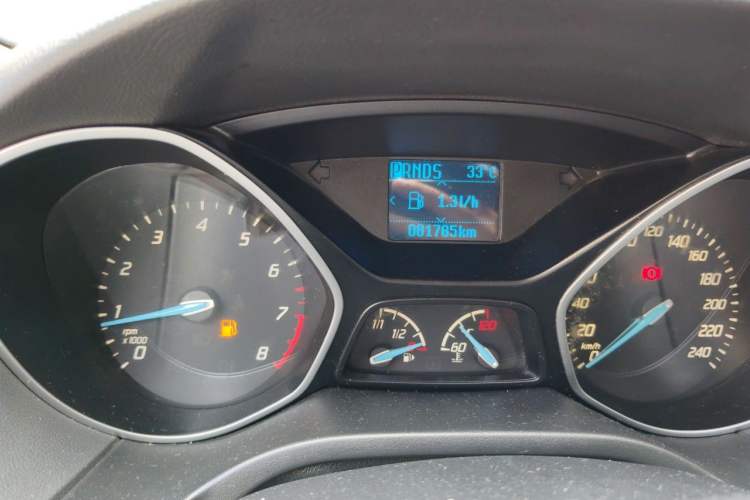 Used Ford Focus 2012 Sedan 1.6L Automatic Fashion Edition Odometer Close Up