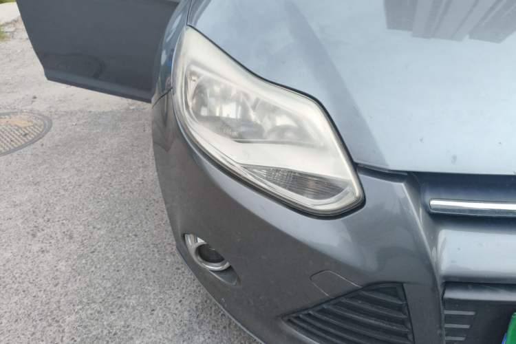 Used Ford Focus 2012 Hatchback 1.6L Manual Fashion Edition Right Front Headlight