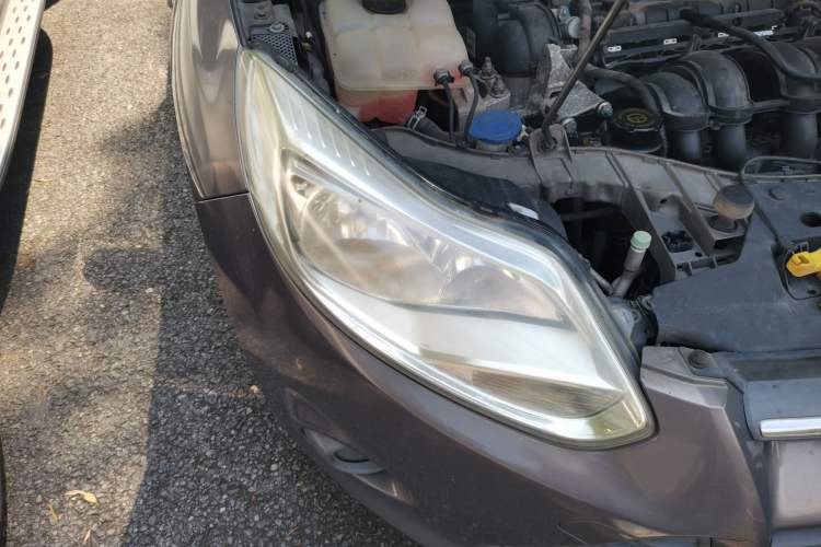 Used Ford Focus 2012 Sedan 1.6L Automatic Comfort Model Right Front Headlight